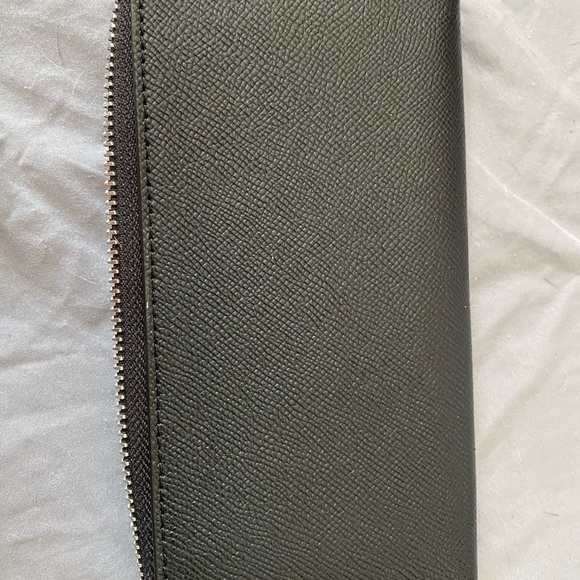 Black Coach leather wallet - Picture 2 of 3
